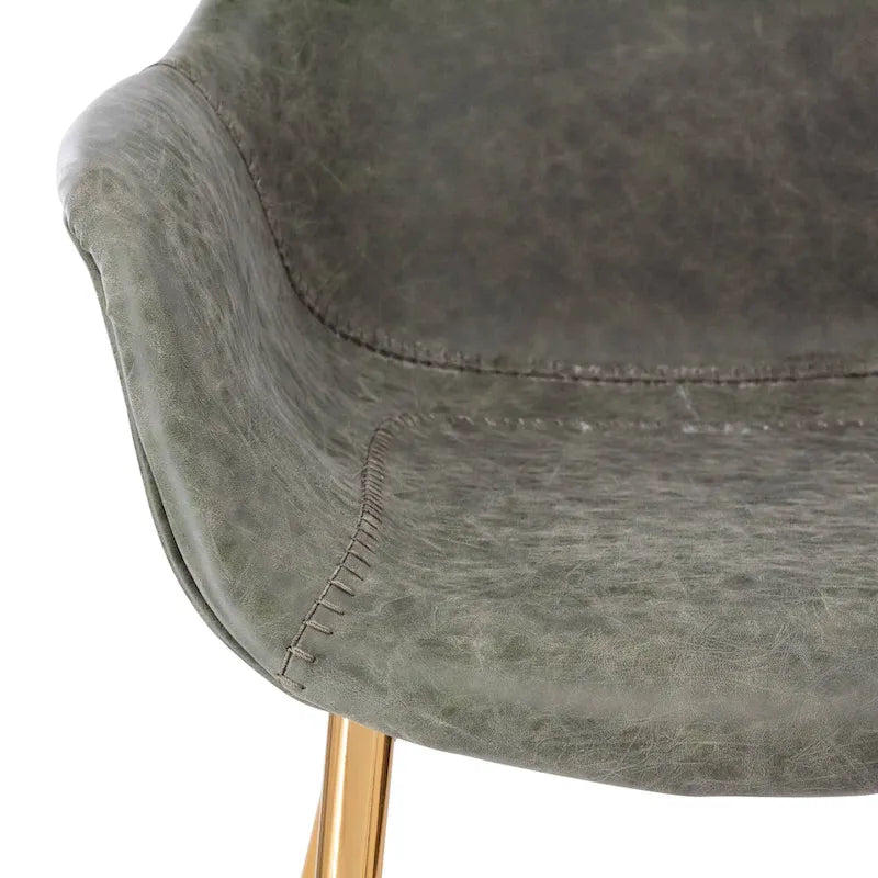 Fauteuil moderne rembourré en cuir vieilli, pieds en métal doré, marron clair
